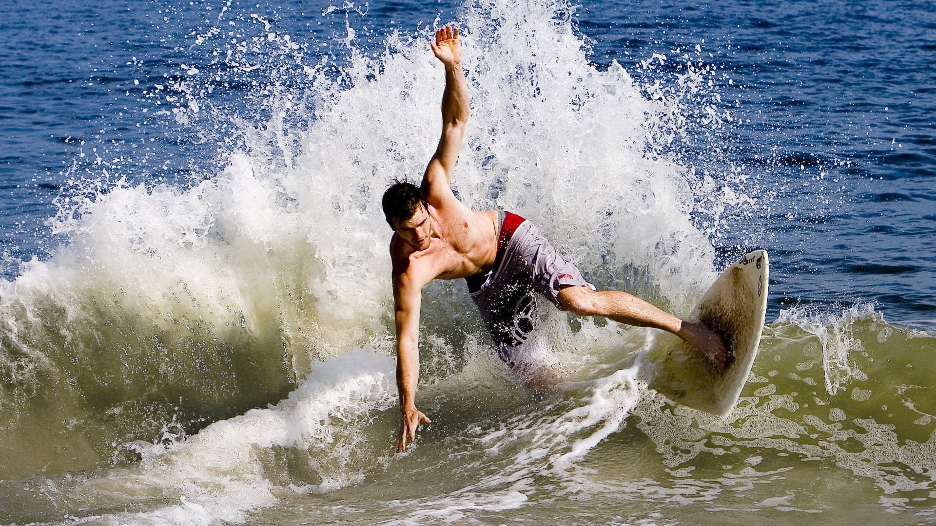 史上“最极端”的比赛：极限条件下的惊心动魄，极端最高气温是什么意思