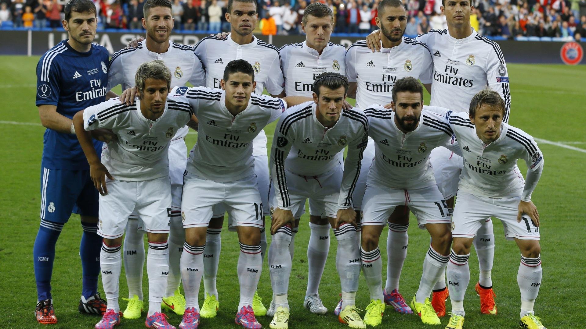 球迷疯狂应援:那些燃爆的现场极速镜头,球迷狂热